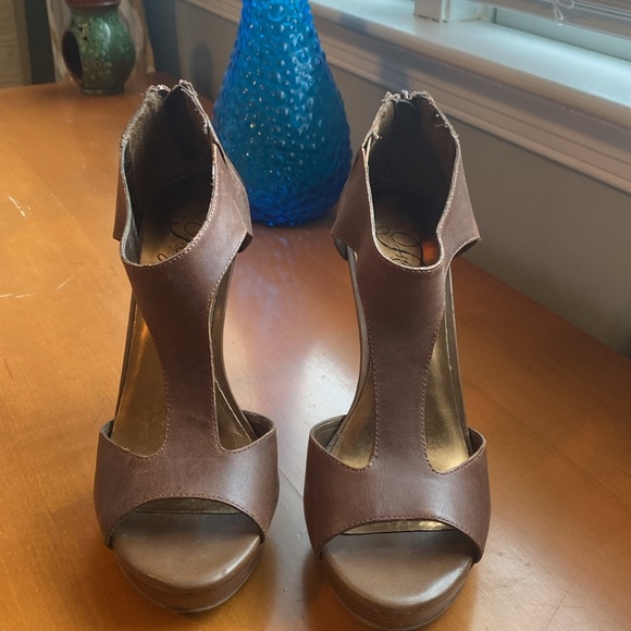 Fergie Brown platform open toe Heels - Picture 1 of 4